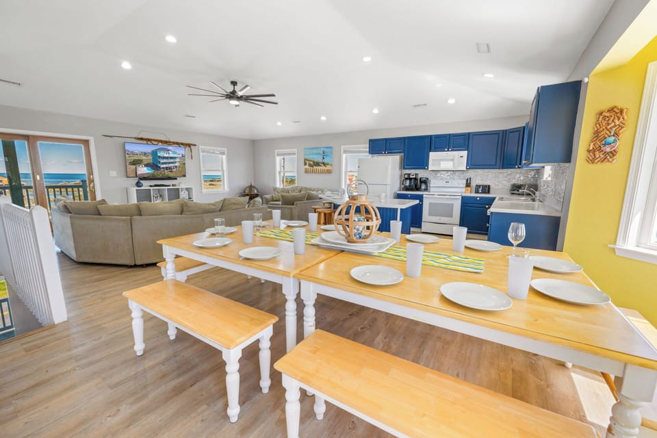 Surf or Sound Realty - 710 - Shore Beats Workin - Dining Area -2