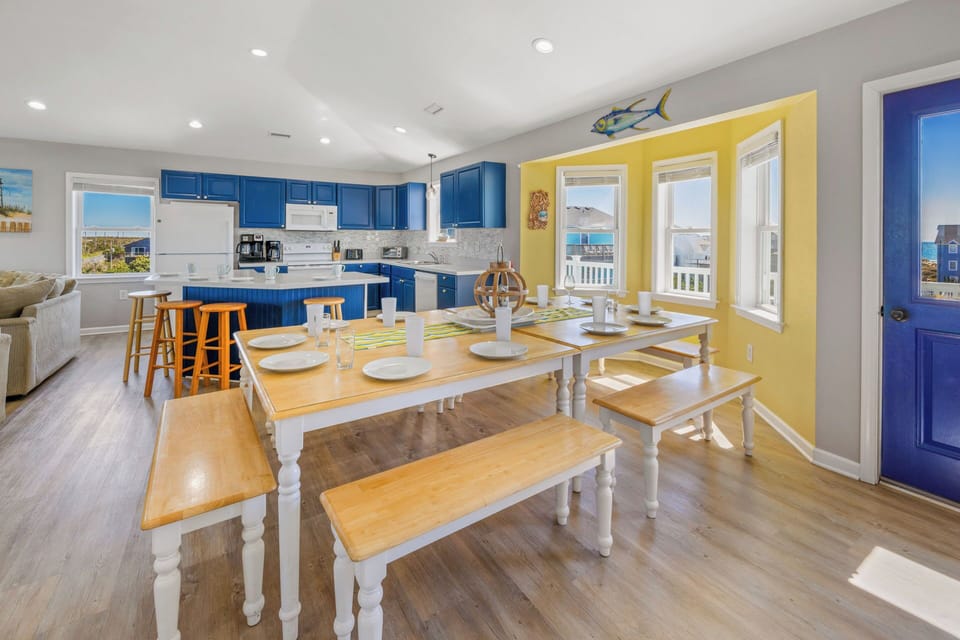Surf or Sound Realty - 710 - Shore Beats Workin - Dining Area -1