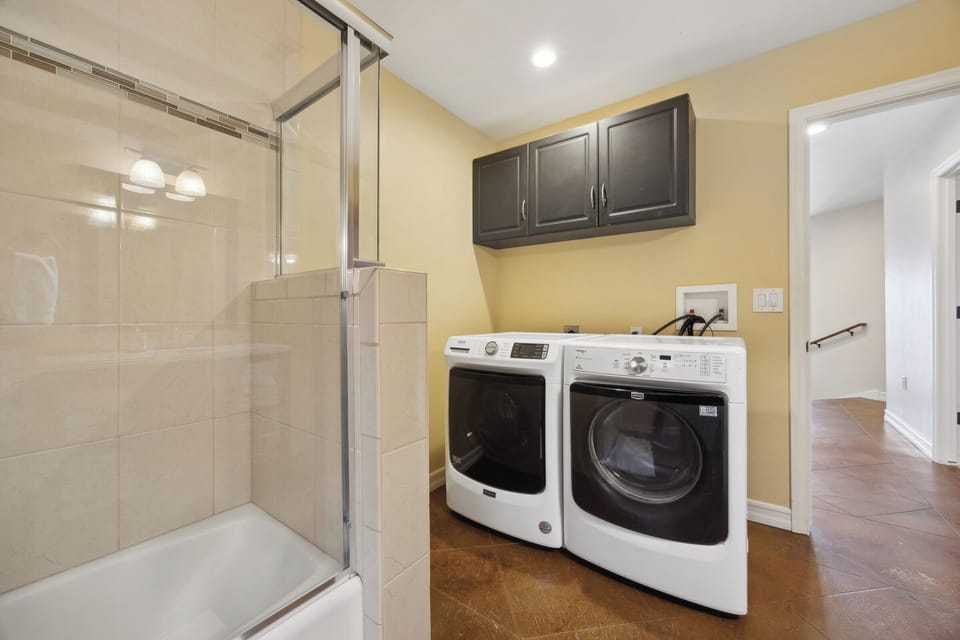 washer and dryer 