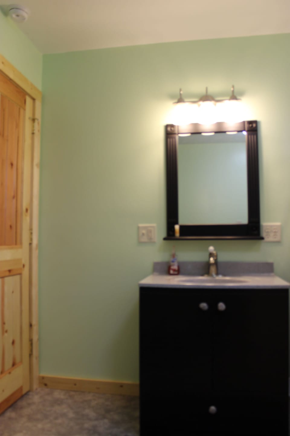 Bathroom vanity