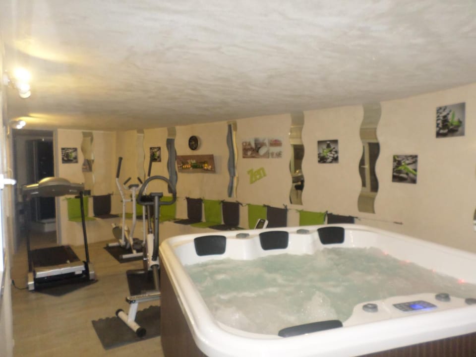 Appart'hôtel les Tilleuls Apartment hotel in Nouvelle-Aquitaine
