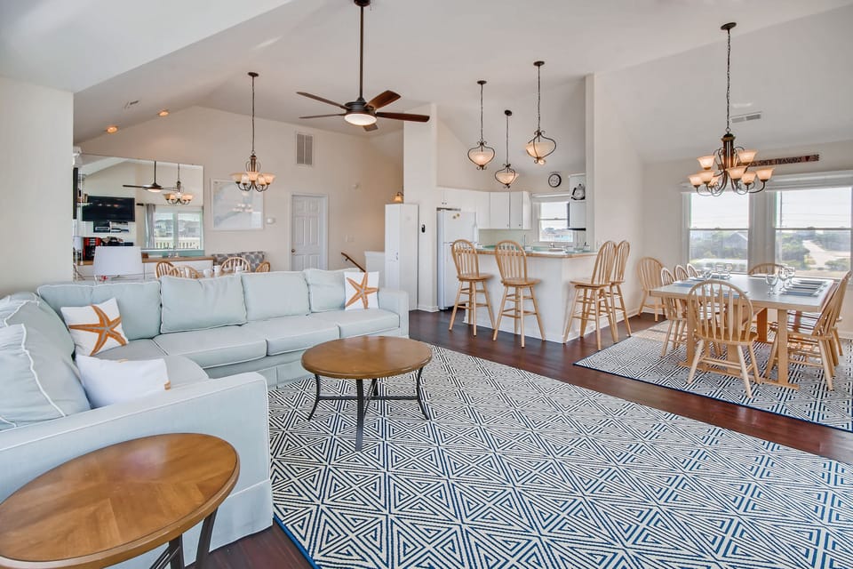 Surf-or-Sound-Realty-Serenity-Cove-740-Great-Room