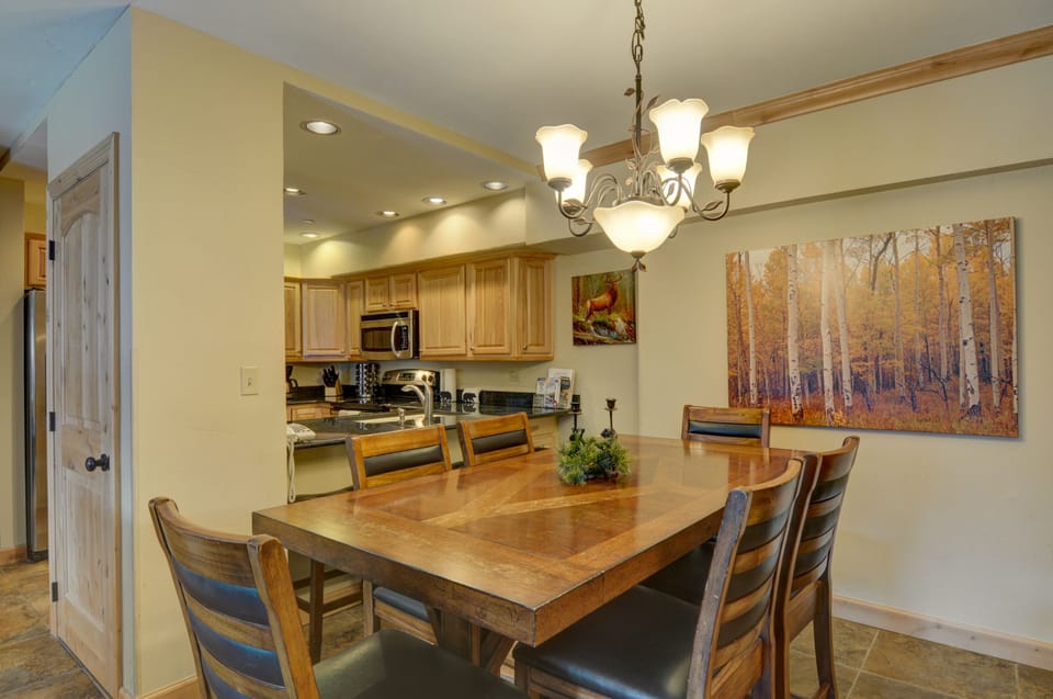 Dining room, kitchen, breakfast bar