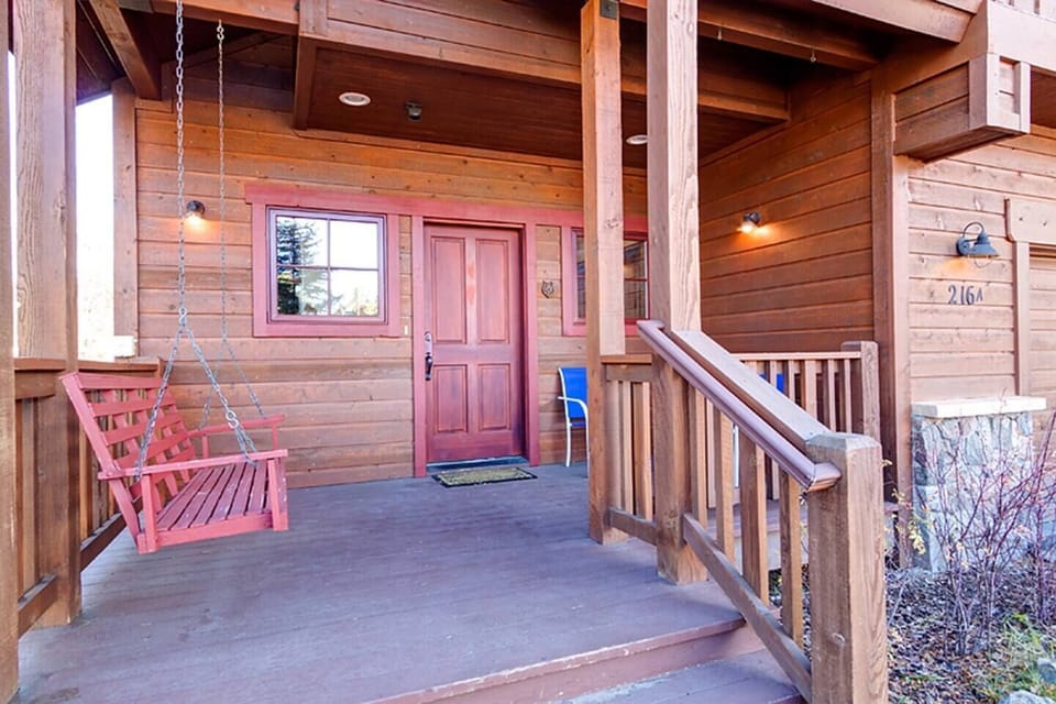 Porch swing