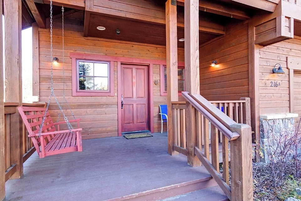Porch swing