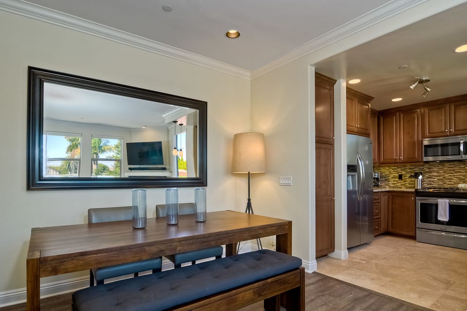 Dining table comfortably seats 5 adults