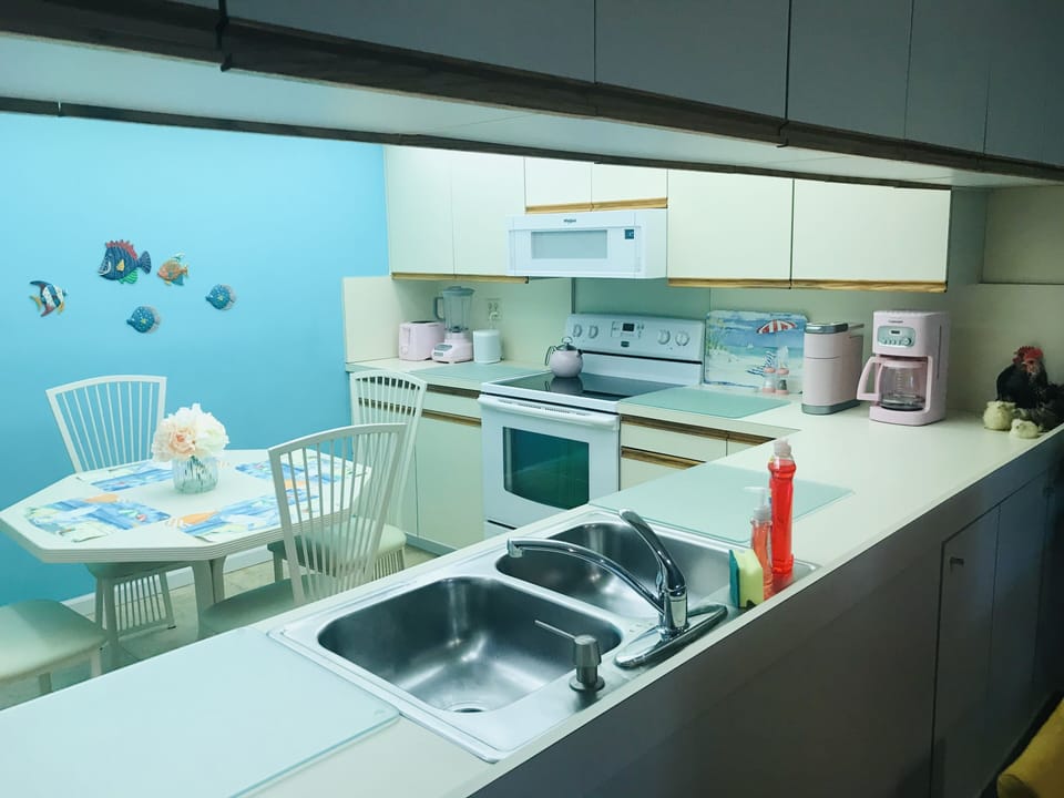 Fully Equipped Kitchen - Seats 4