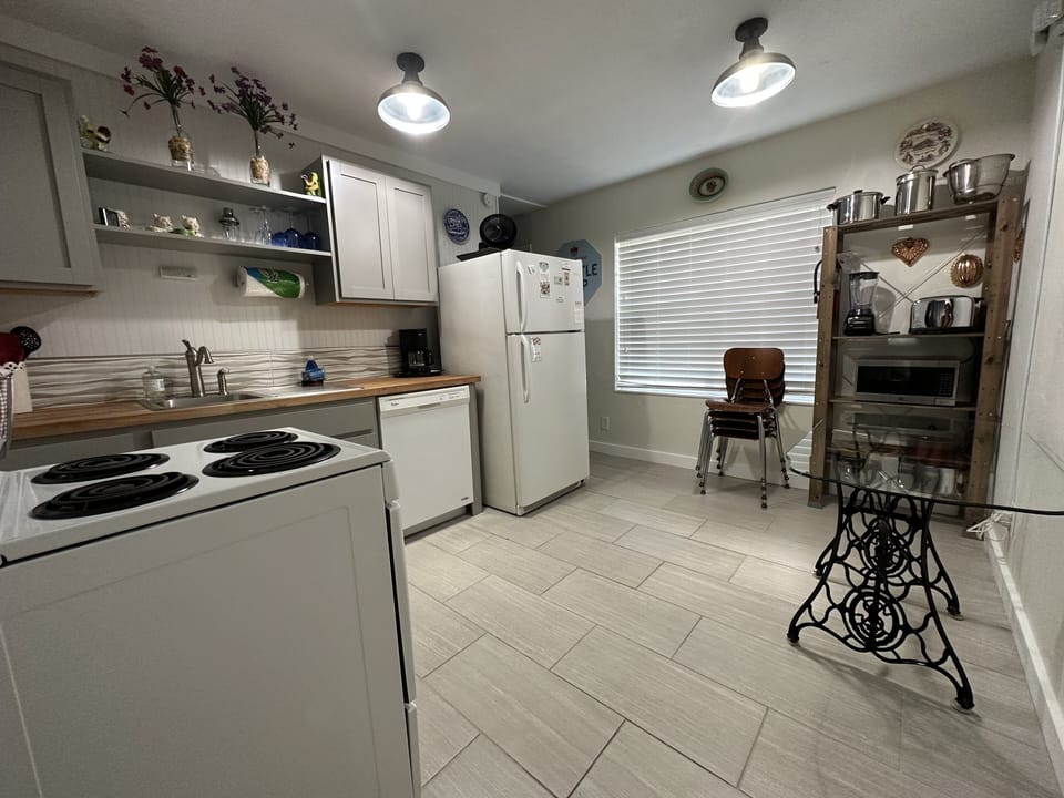 Kitchen and Dining 
