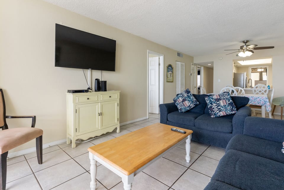 Flatscreen TV in living room and all the bedrooms