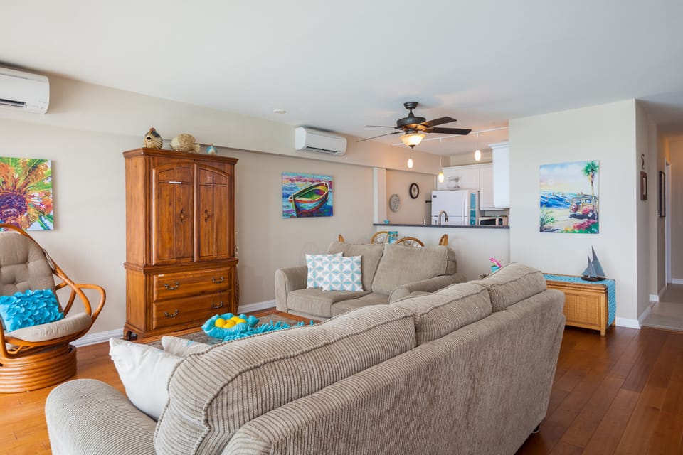 Comfy seating.  2nd A/C unit in dining area. 
