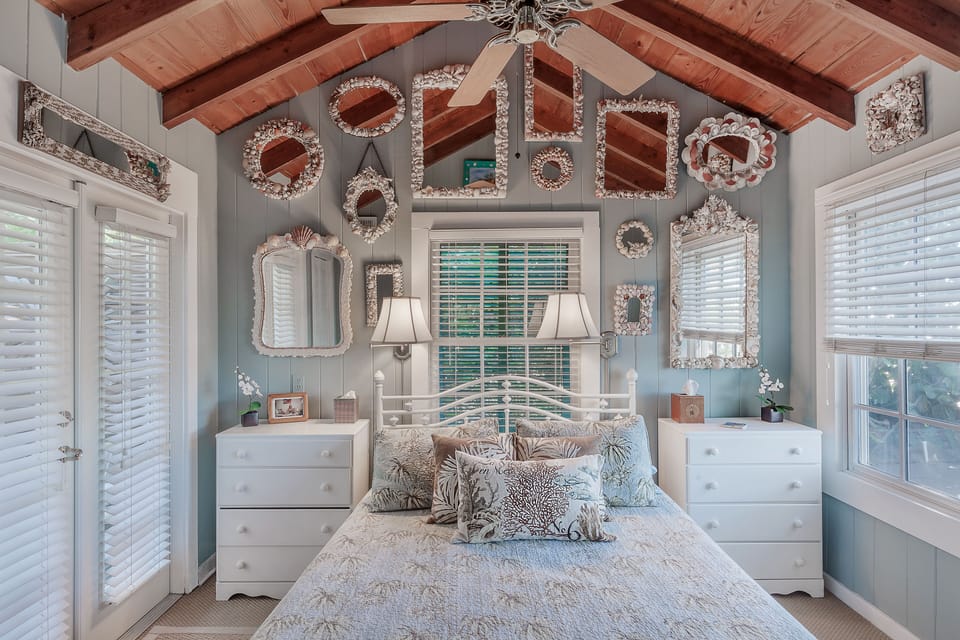 Master Bedroom , queen size bed