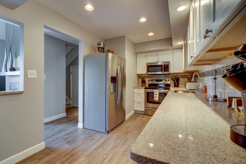 Stainless steel appliances and granite countertops!
