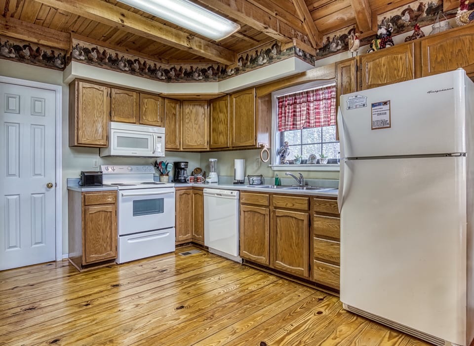 Wears Valley Cabin - Sweet Mountain Aire - Fully furnished kitchen