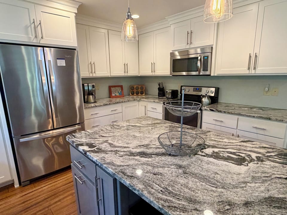 Large modern kitchen.