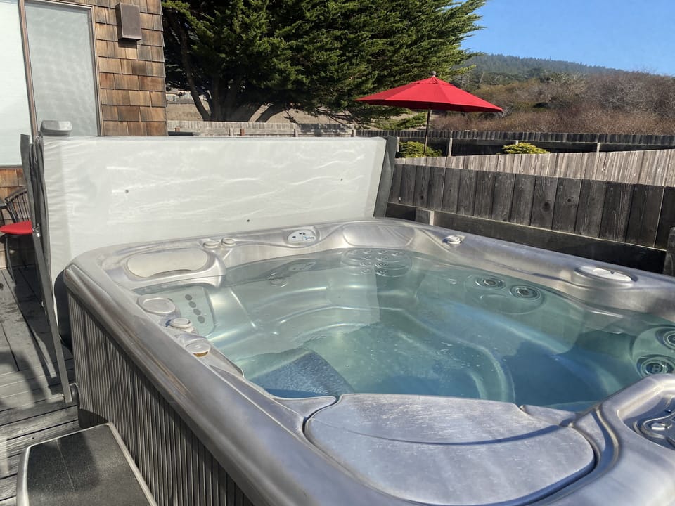 Hot Tub with views of the ocean