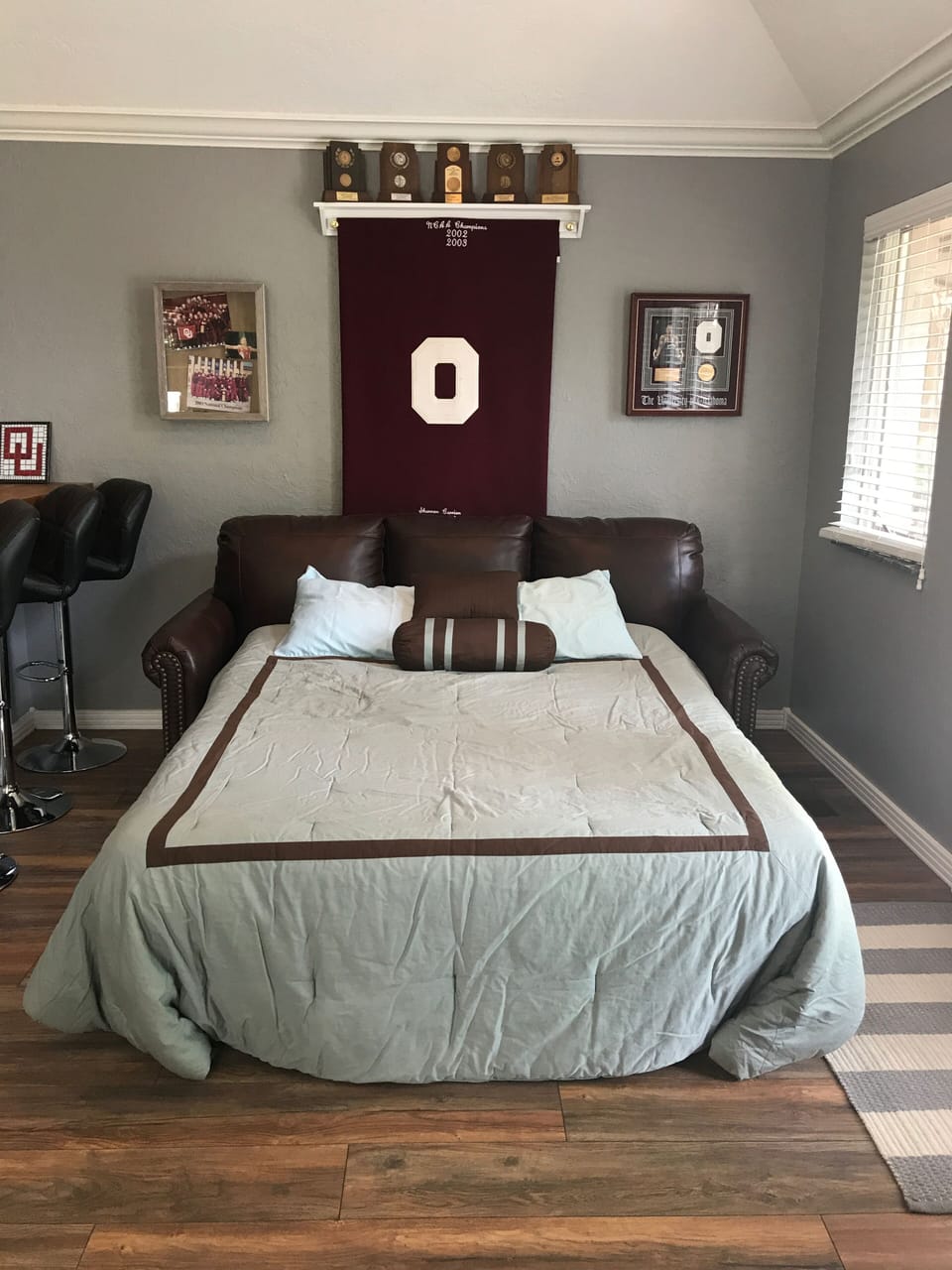 Queen sofa bed 