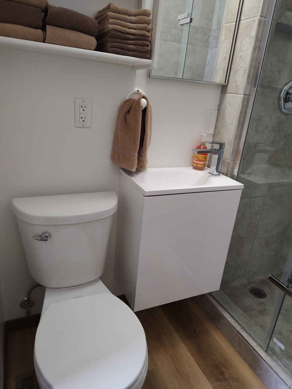 Upstairs bathroom 