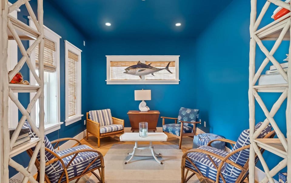 Cozy Private Den off Foyer Area.  Great for Reading, Cards or Puzzling!