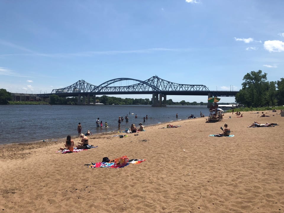 Petibone Beach is 15 min away (https://bit.ly/2LP15ID)
