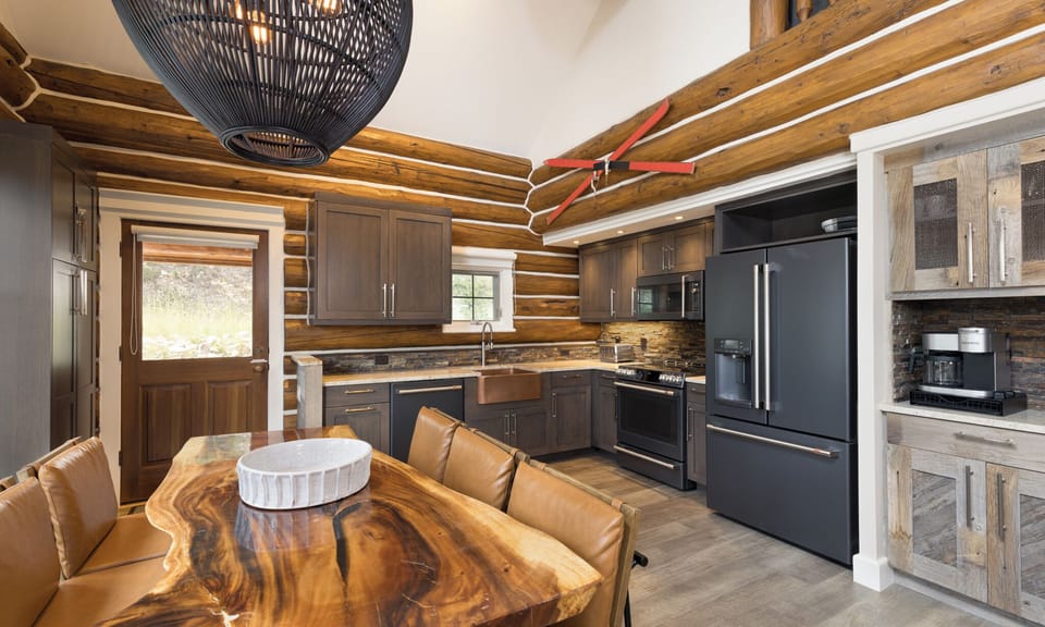 PR 2 Moose Ridge dining 4