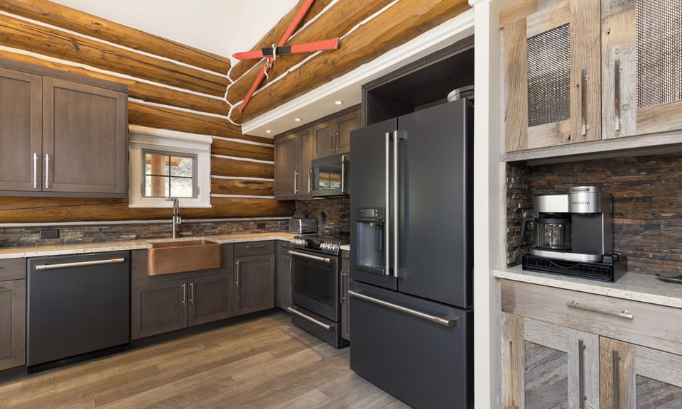 PR 2 Moose Ridge kitchen 1