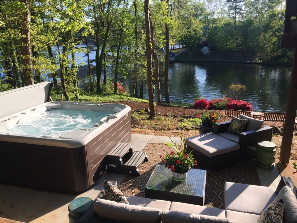What more can you ask for? 8 person hot tub-the best way to start & end the day!