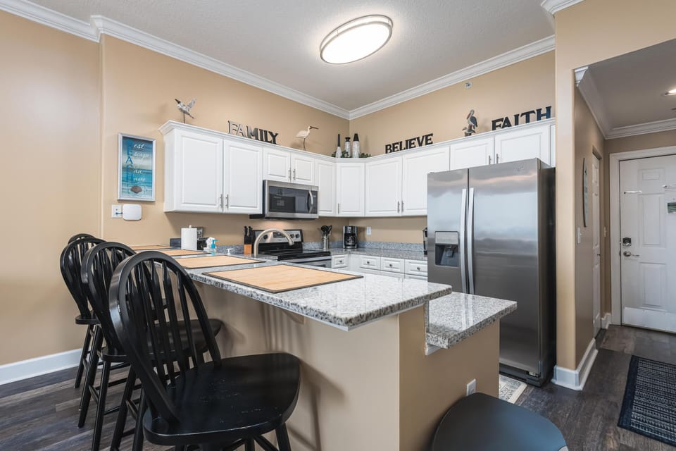 Breakfast bar seats up to 4!