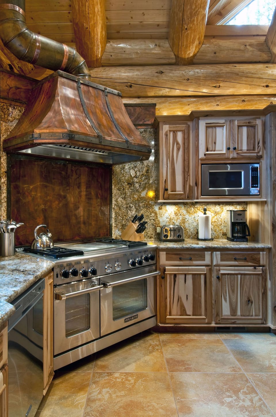 Kitchen with two Wolf flanges