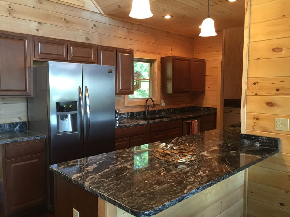 KITCHEN, GRANITE, GAS RANGE, MICROWAVE, DISHWASHER, REFRIGERATOR, MAYTAG W/D