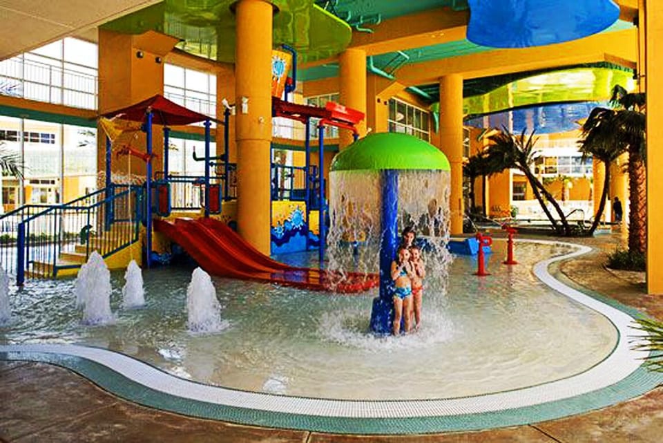 The kids will totally enjoy the Splash Interactive Water Park (onsite).