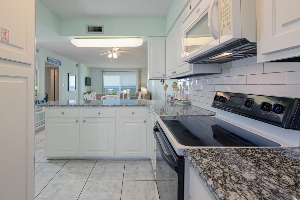 Outstanding views right from the kitchen!