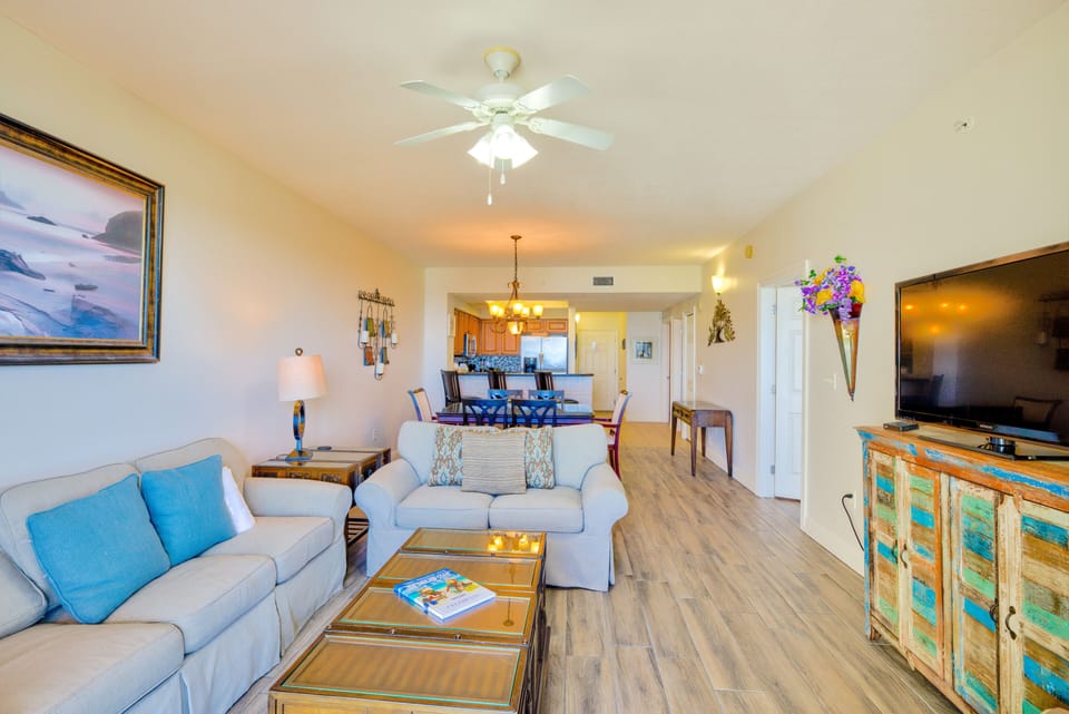 Open Concept Living, Dining, and Kitchen