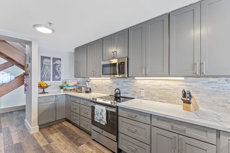 Kitchen with lots of storage