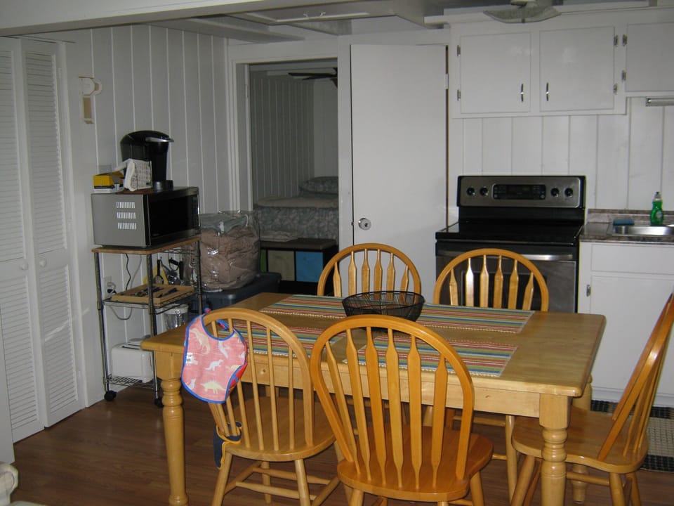 Main floor dining, kitchen area