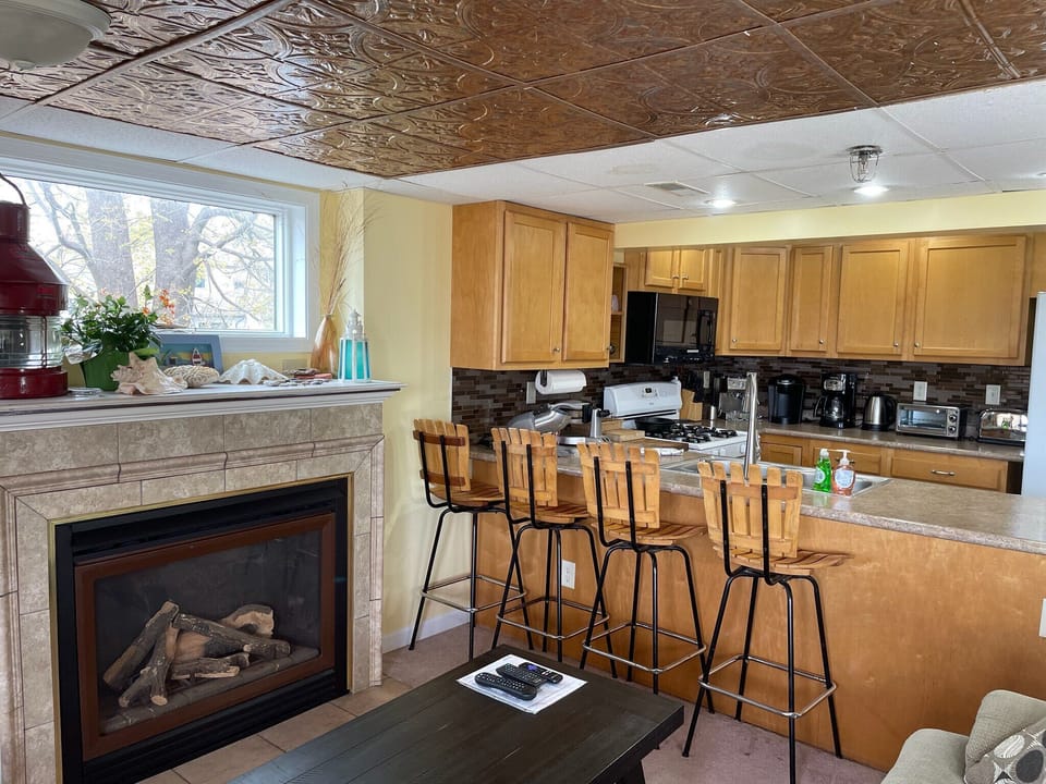 Gas Fireplace.