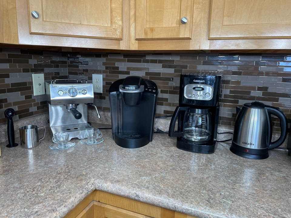 Coffee machines; Drip. Keurig & Expresso.
Grinder & Hot water boiler.