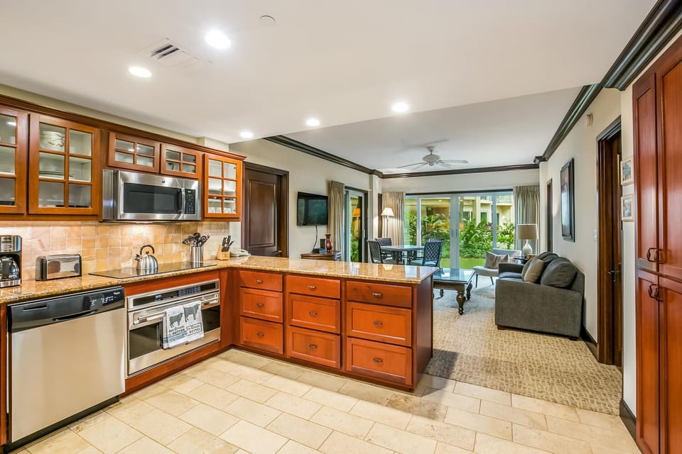 Kitchen , dining, living area all in one pic. 