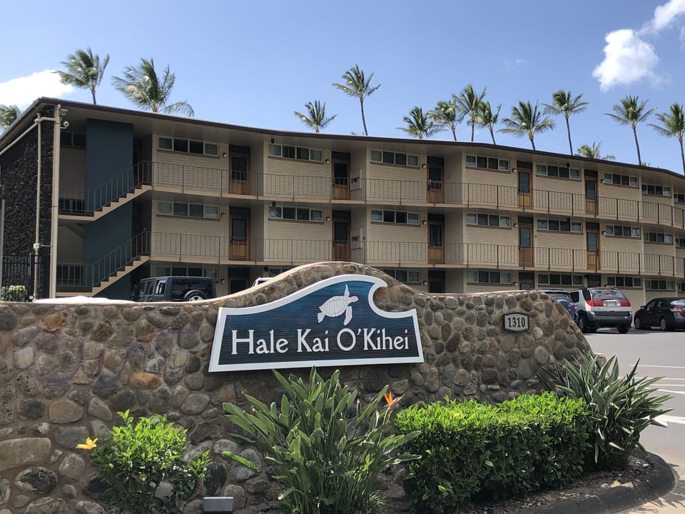 Welcome to Hale Kai O'Kihei
on Coconut Grove Rd /(Uluniu Rd).