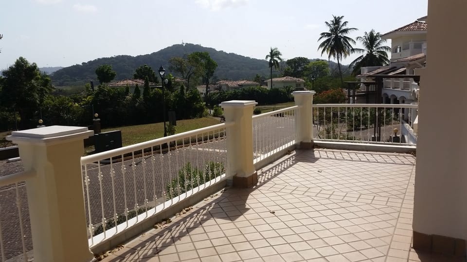 Large outdoor Terrace