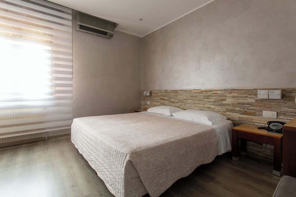 Minibar, in-room safe, desk, soundproofing