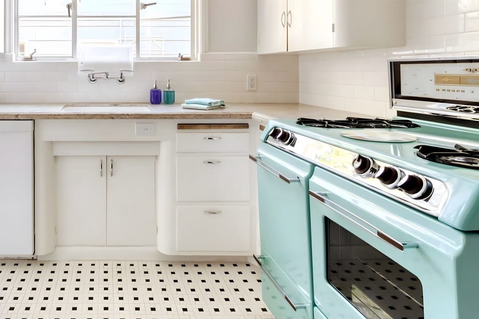 Full kitchen with cookware