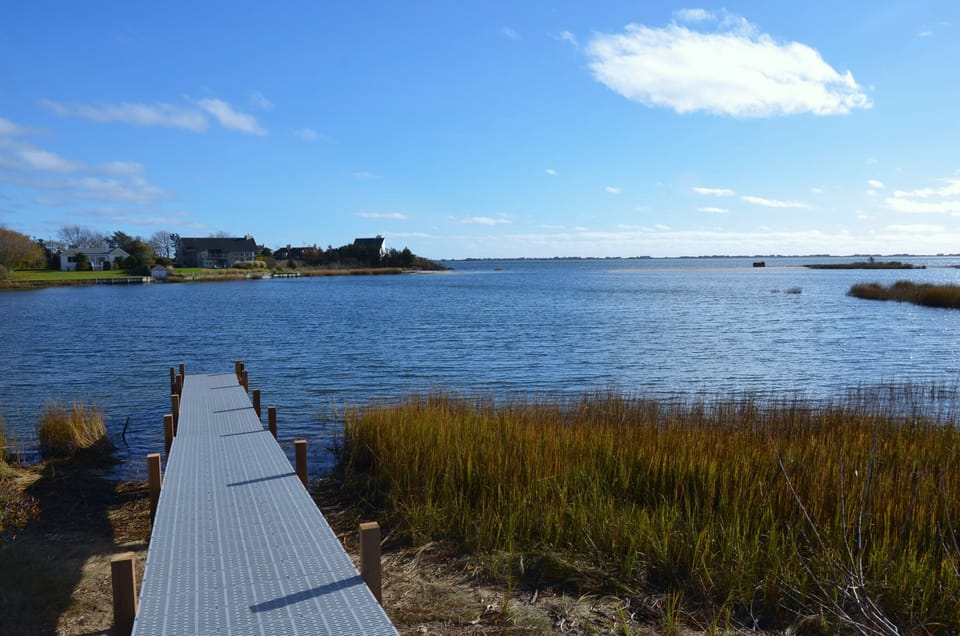 Catwalk and dock, easy access to water.