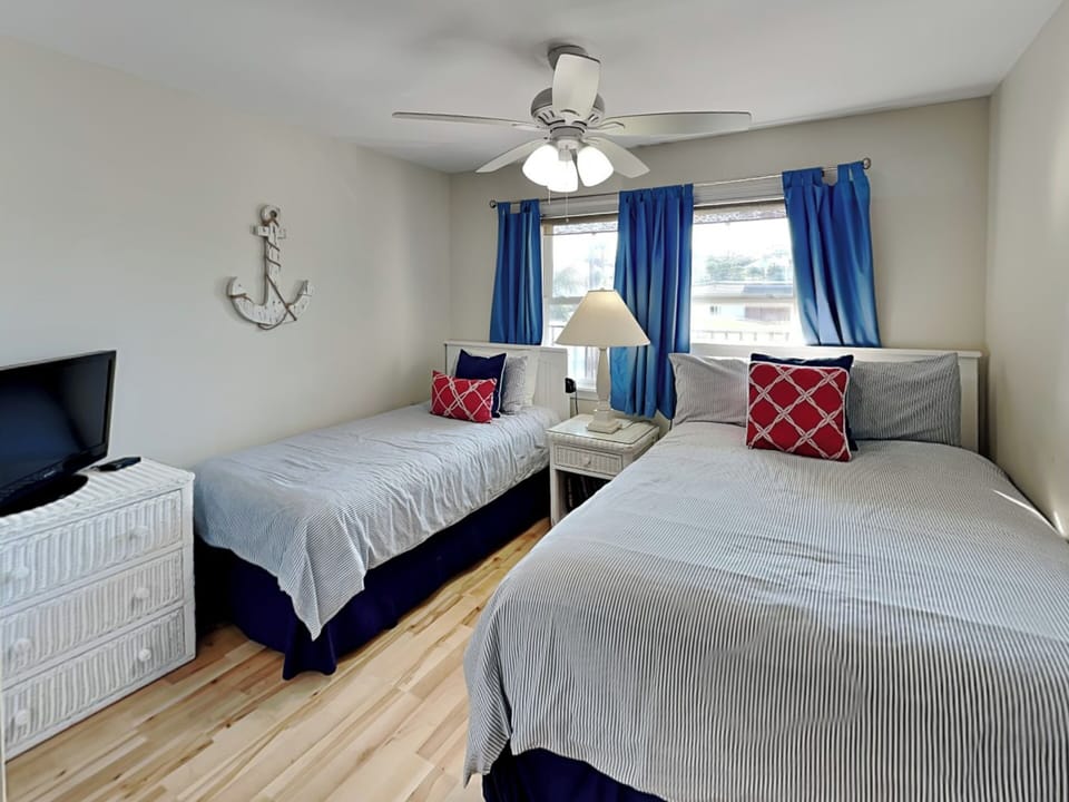 Third Bedroom - Full, Twin