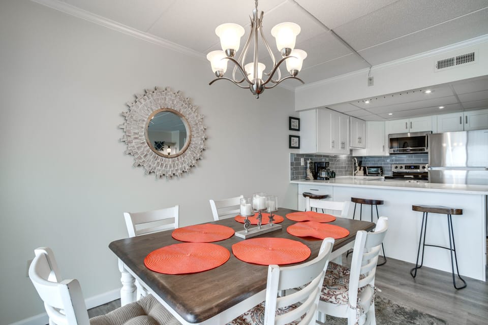 Dining Table | Dishware & Flatware Provided