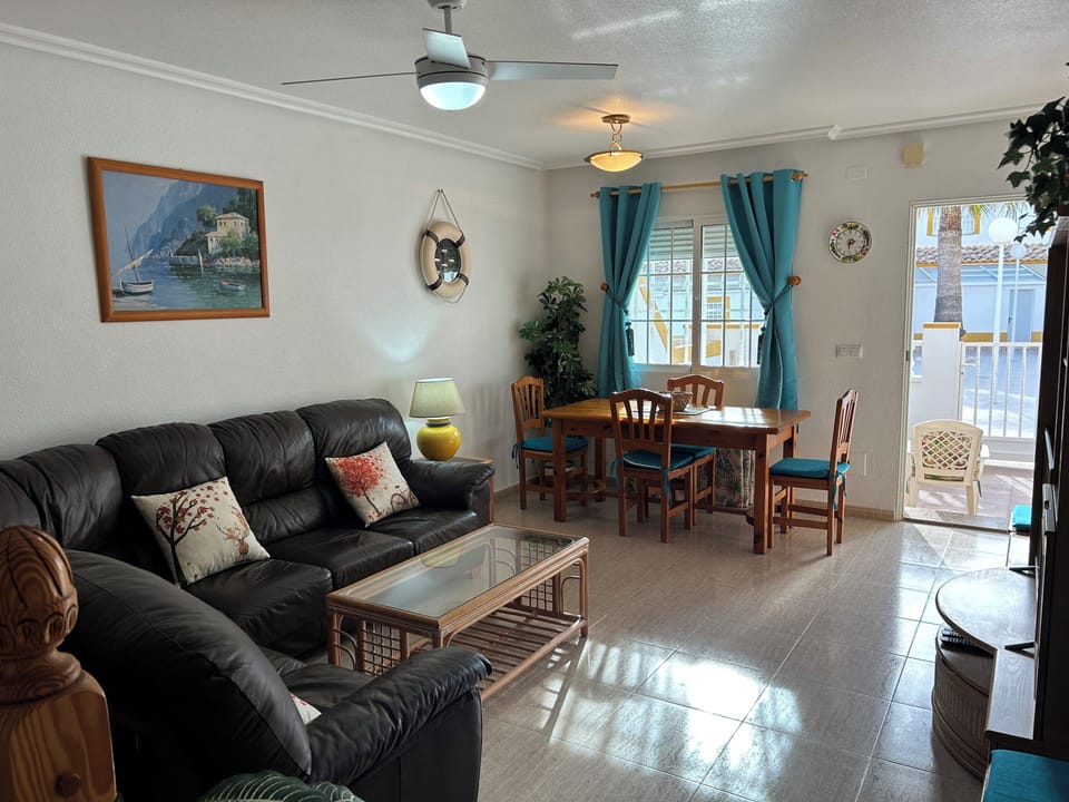 Spacious Lounge/Dining Room