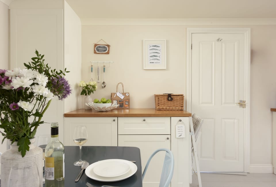 Curlews Cwtch, Roserrow. Ground floor: Homely touches flow throughout