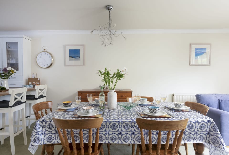 Keepers Cottage, Polzeath. First floor: Dining table
