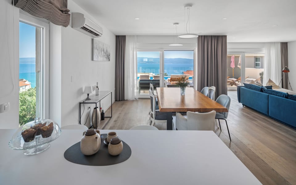 A fully equipped kitchen with a kitchen island