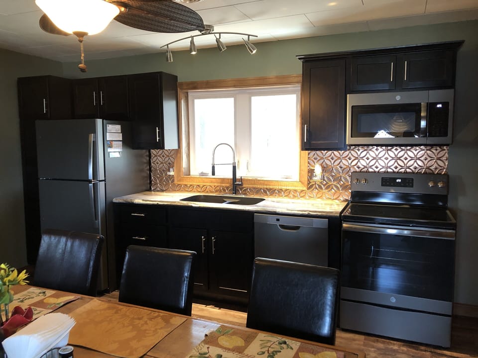 New Kitchen & Appliances 