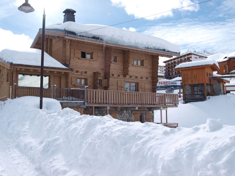 Chalet with Chairlift Paquis